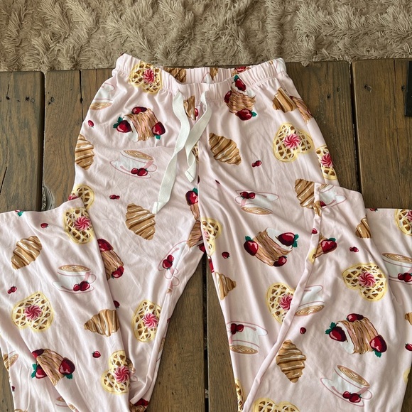 Woman’s Pink PJ Pants - Picture 2 of 4